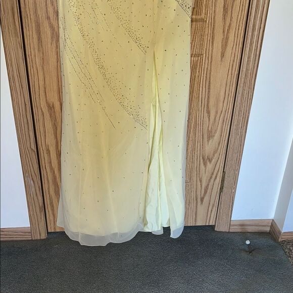 P’Zazz Prom beaded Elegant Yellow Prom Gown Size 6 - Picture 11 of 14